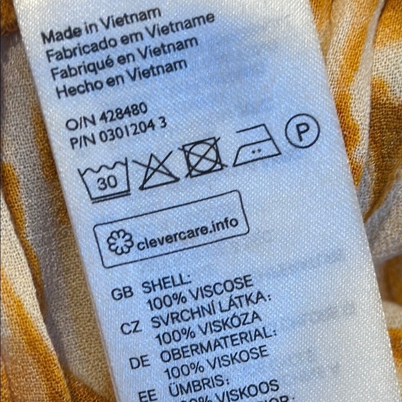 H & M Stylish Burnt Orange Tie-Dye Skirt, size 12 - Picture 6 of 6